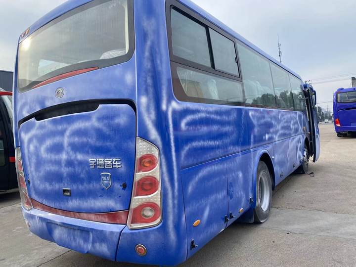 35 Seaters Used Coach Bus Left Drive Diesel Engine Yuchai Engine 8995*2490*3490mm