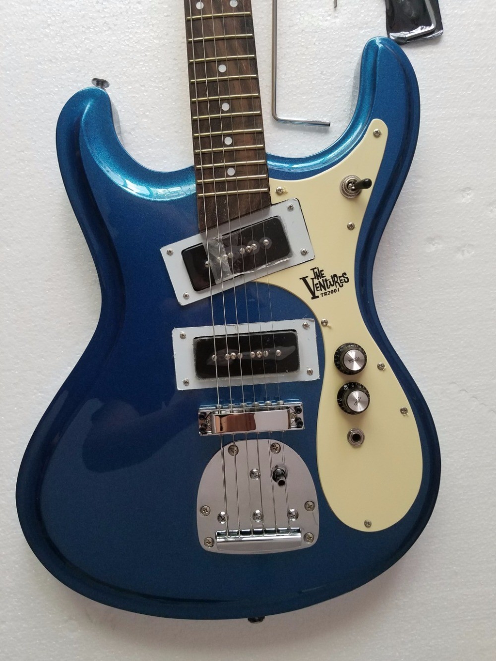 Custom Mosrite Electric guitar JRM Johnny Ramone Guitar with Water Ripple in Green Color
