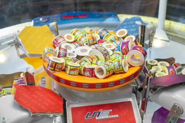 240V Redemption Game Machine Unis Ticket Dome Rfid Ticket Merchandiser For 4 Player
