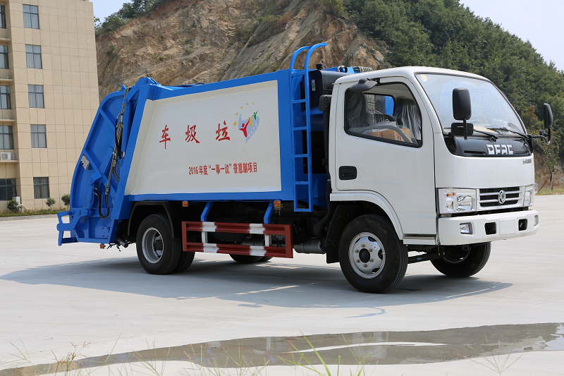 Manual Diesel Engine Pump 5cbm Compactor Garbage Truck for Kitchen Waste Recycling