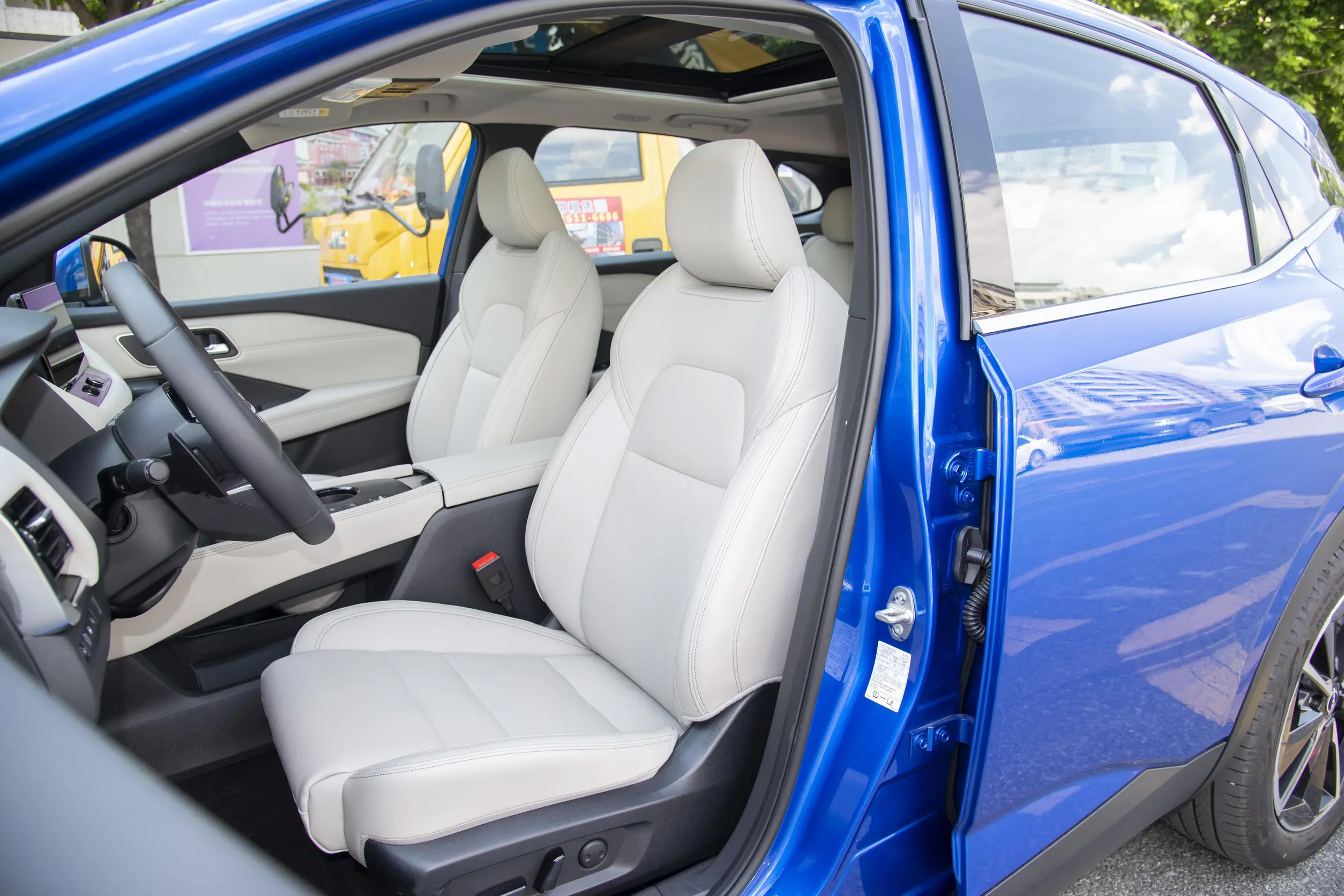 2023 Nissan Qashqai 5-seater 1.3T 2.0L CVT 2wd SUV Gasoline Car with Minimum Grand Clearance of 20°-25°