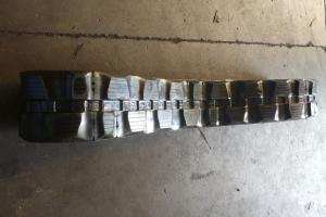 Quality Tiny Skid Steer Track Replacement Rubber Material High Tractive Force wholesale