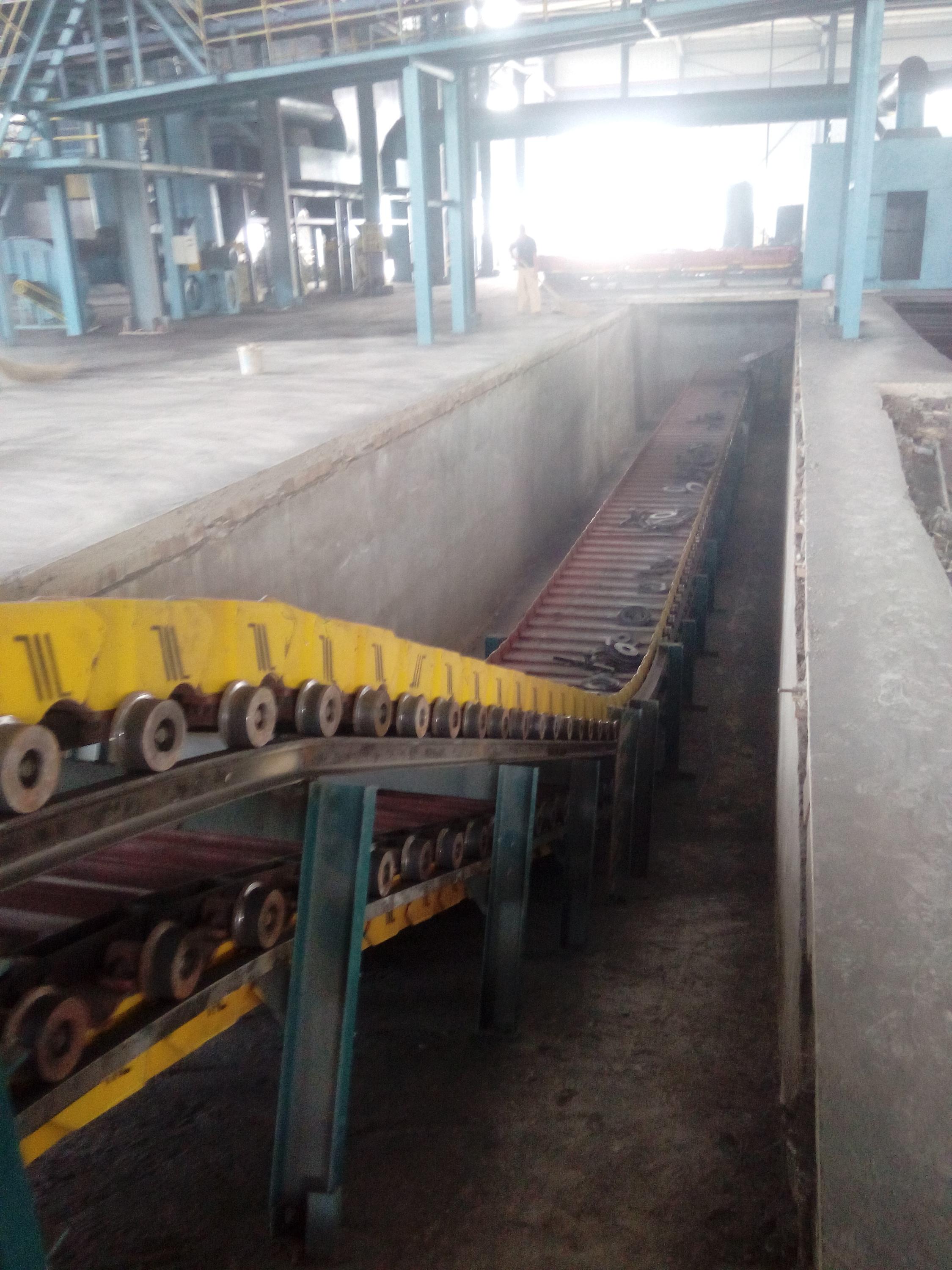 Chemistry Materials Apron Feeder Conveyor Customized Dimension For Manufacturing Plant