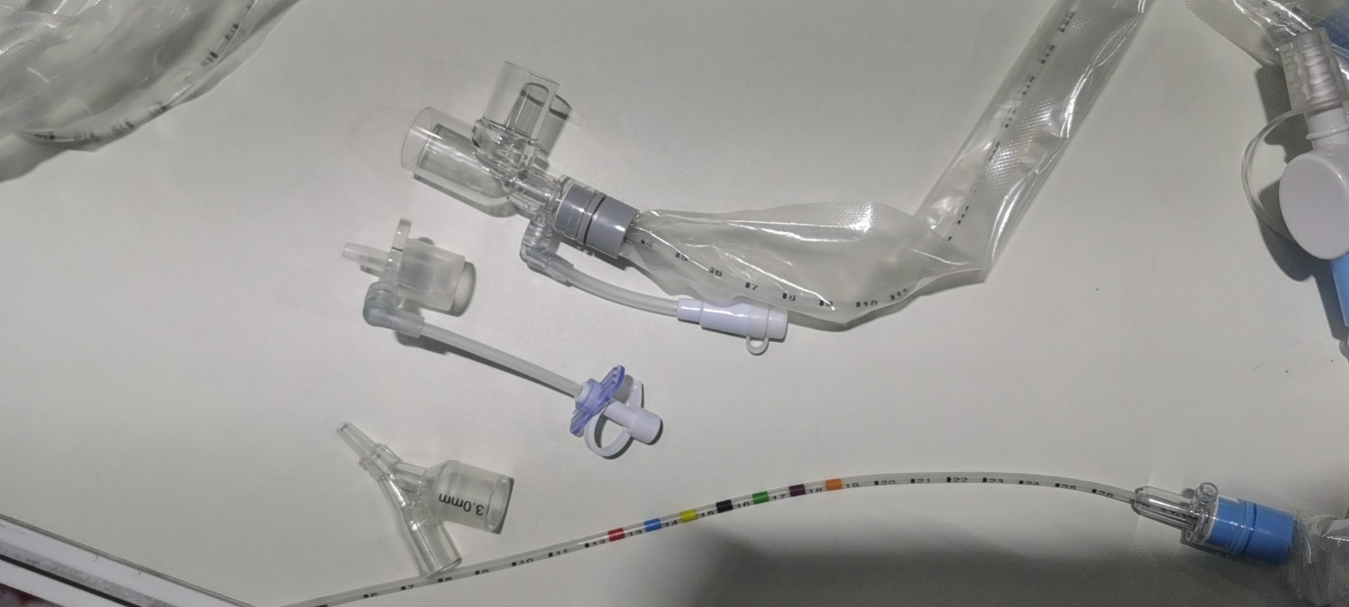 PVC Closed system Suction Catheter Child type size 8fr Color Coded Rings with MDI connector