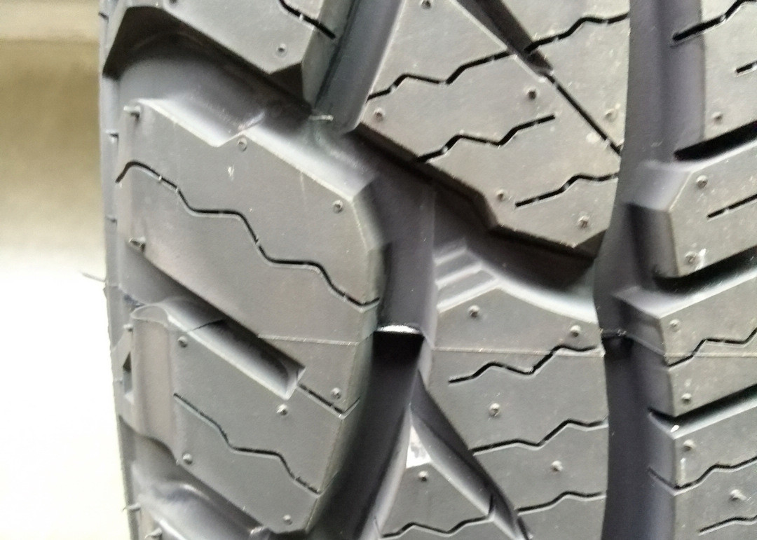 Typical AT Pattern All Terrain Tires LT235/85R16 Promoted Cornering Performance