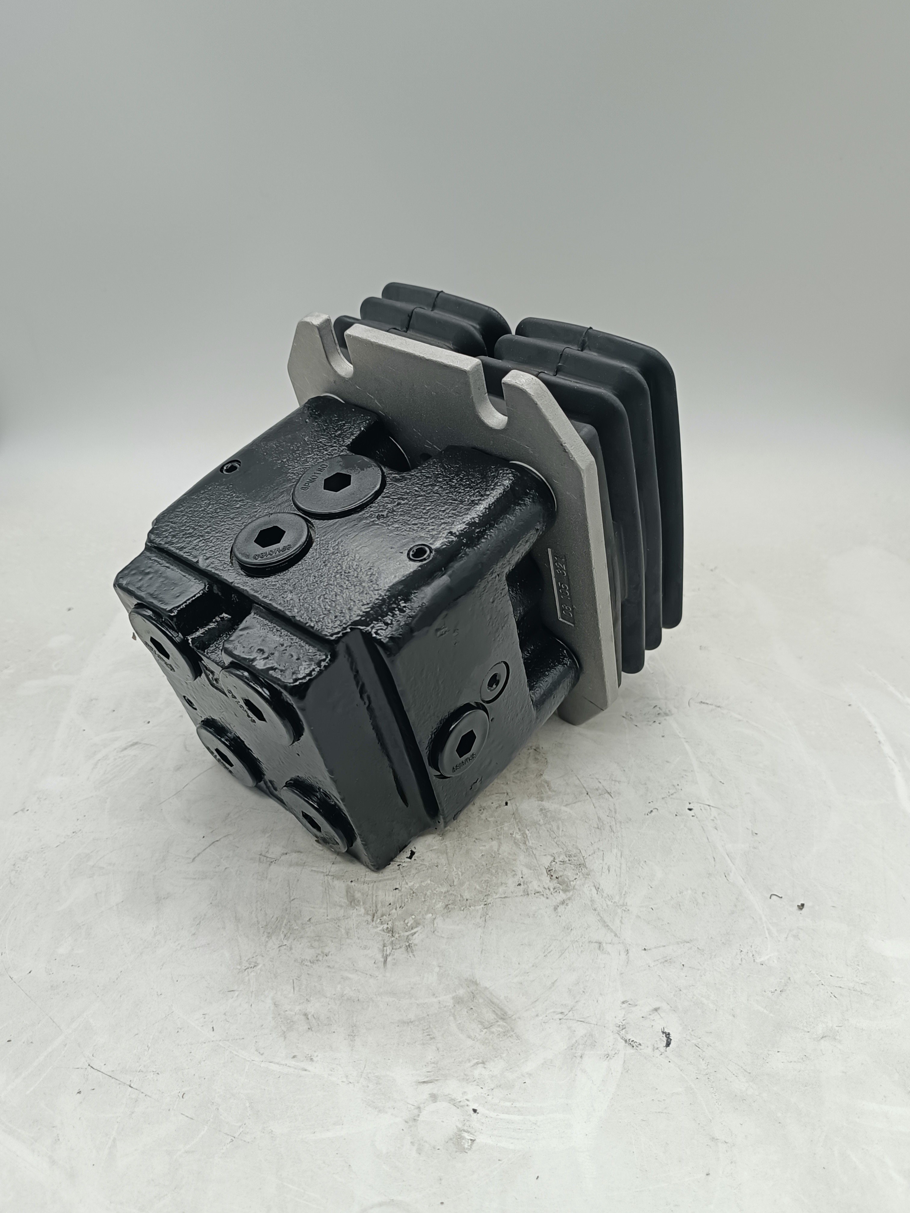 SK200-8 Foot Pilot Valve Assembly YN30V00105F2 Construction Equipment Parts