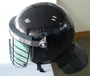 Quality full face compact resistant police anti riot helmet with metal visor wholesale