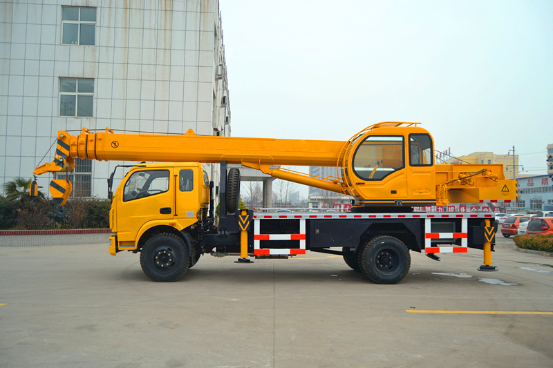 China Truck Crane Supplier Sale 6 Ton Hydraulic Mobile Truck Cranes