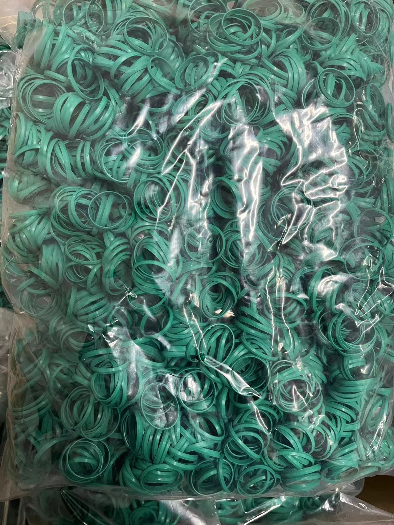 Compression Molding WF Rings With 16-30 N/Mm Tear Strength With FKM Material