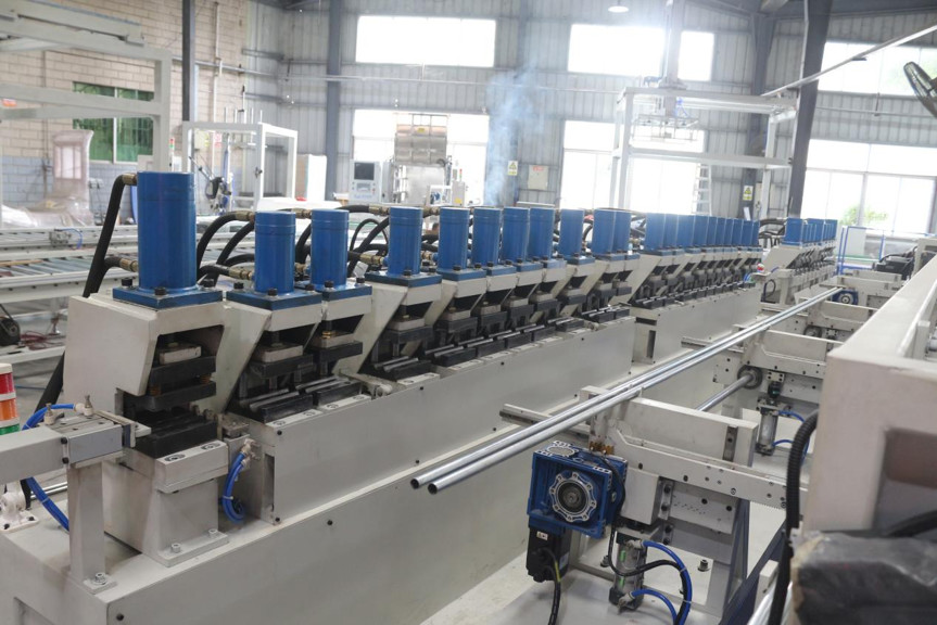 Adjustable Welding Pressure Smart Welding Machine for IBC Tote Cages Design