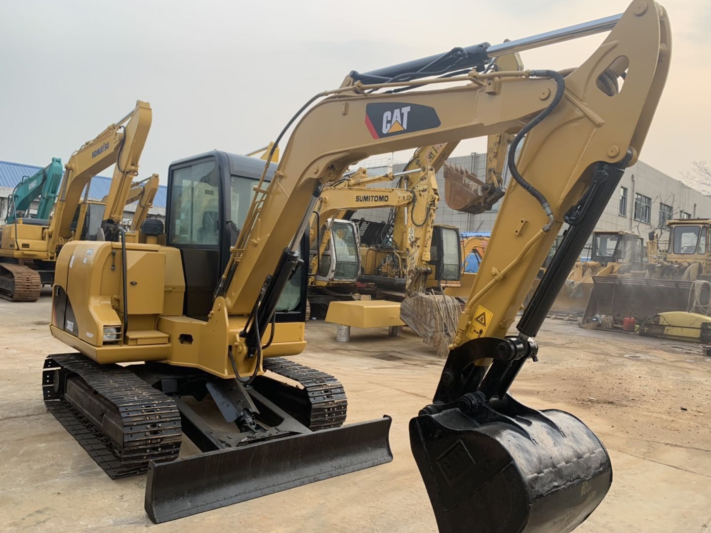 Used CAT 6T Excavators With 600mm Track Width And Hydraulic System Swinging