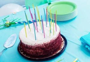 Quality Colorful Slim Long Birthday Candles Disposable No Smoke SGS ISO9001 Standard wholesale