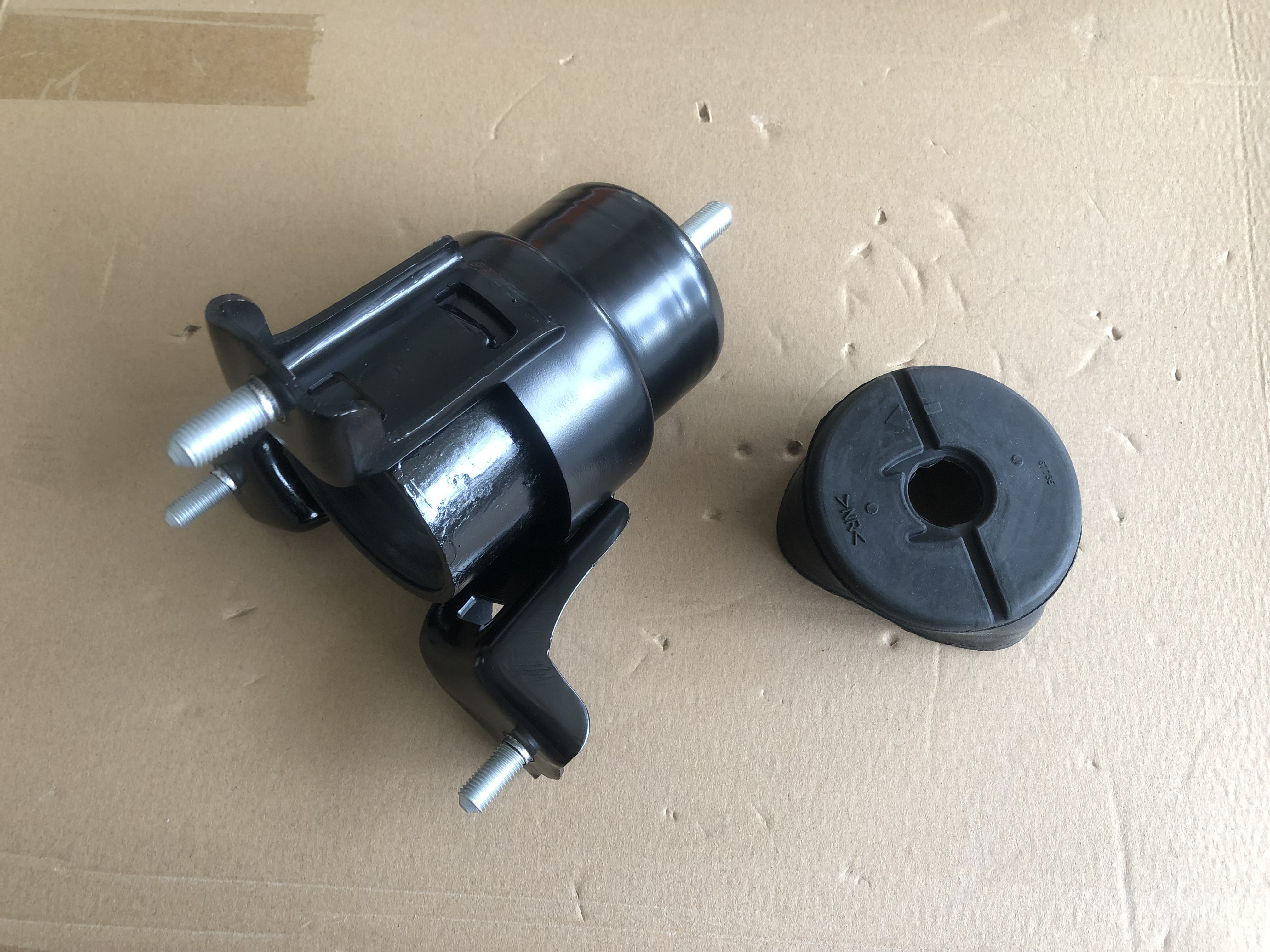 12361-28110 12361-0A080 Car Engine Mounting For Toyota Solara Coupe V3 2.4