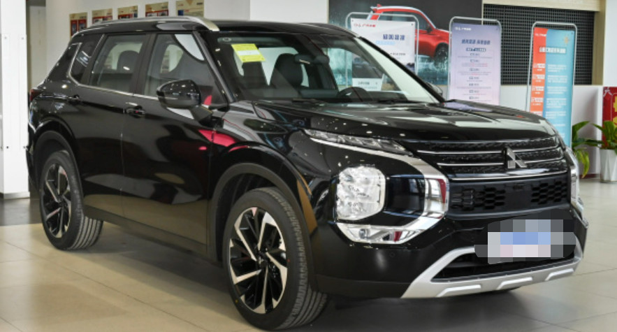 Outlander 2023 Model 1.5t Cvt Four-Wheel Drive Zhuoyue Version 5 Seats Compact Car