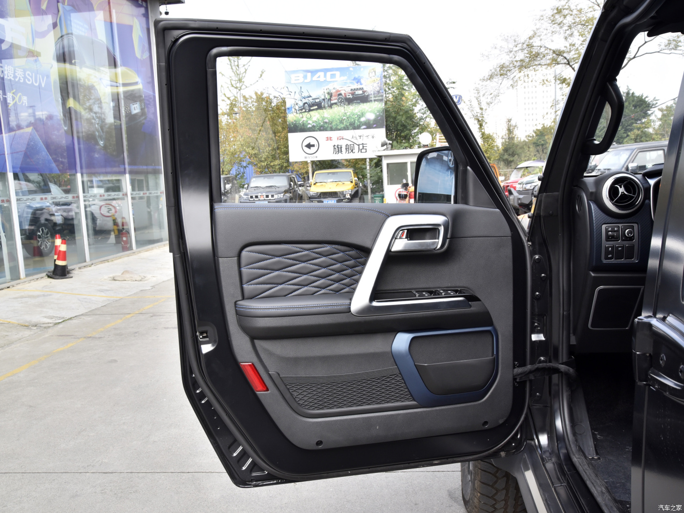 Bj40 Large SUV 2.0T 163ps 120kw 380nm Fuel Petrol Car 8at Beijing Automatic LED Electric Leather Multi-function Left