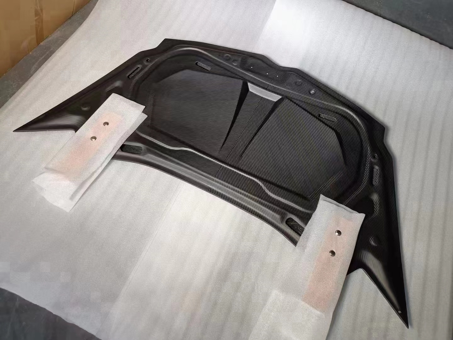 1016 Style Carbon Fiber Bonnet for Aventador Lp700 LP720 LP750SVCarbon Fiber Hood Top Quality