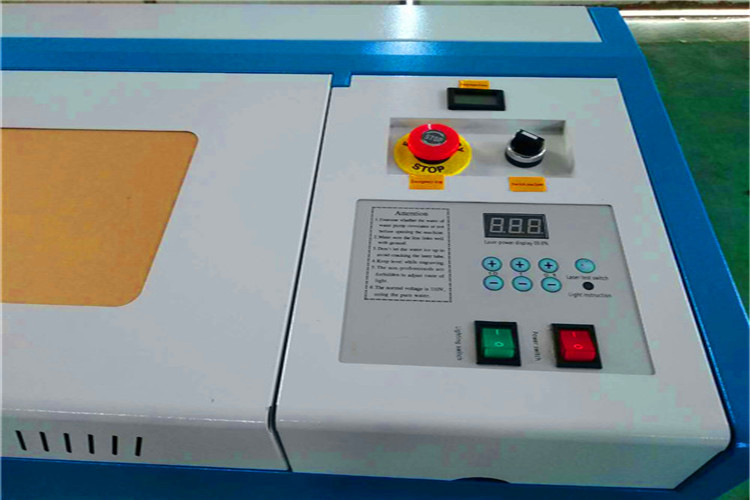 High Level Ht-Xeon-PRO Motherboard Computer Control DSP LCD Display Screen 40/50W 300X200mm CO2 Laser Engraving Machine