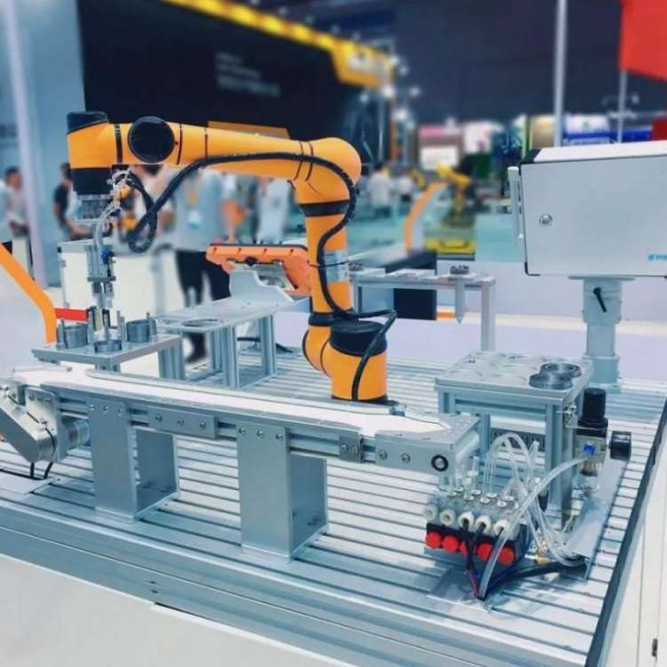 Cobot Robot AUBO i3 Cobot With 6 Axis Robotic Arm For Pick And Place As Collaborative Robot