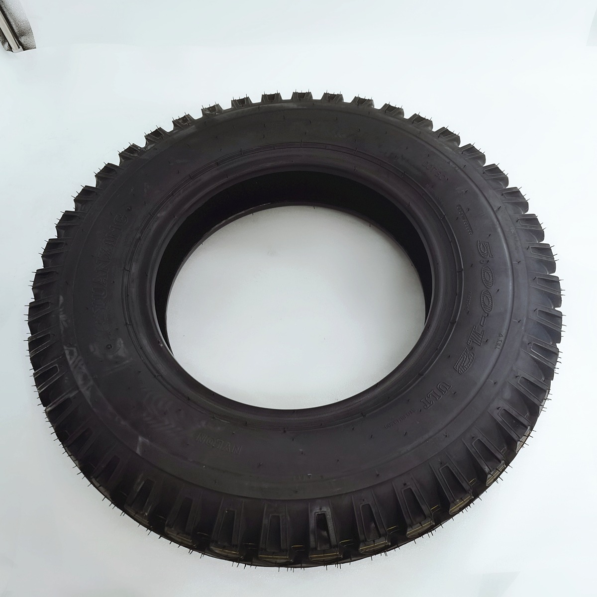 DAYANG OEM 5.0-12 Motorcycle Tire Natural Rubber Casing Global Packing Black Color