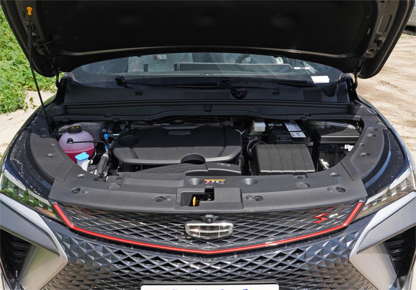 Geely Coolray Sx11 Binyue 1.4T 1.5T -Made Gasoline Cars with Advanced Technology and Aluminium Alloy Roof Rack