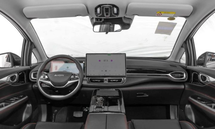 Left Hand AION V Electric Car 500km Range 5 Seater SUV Car For Adults Teenager