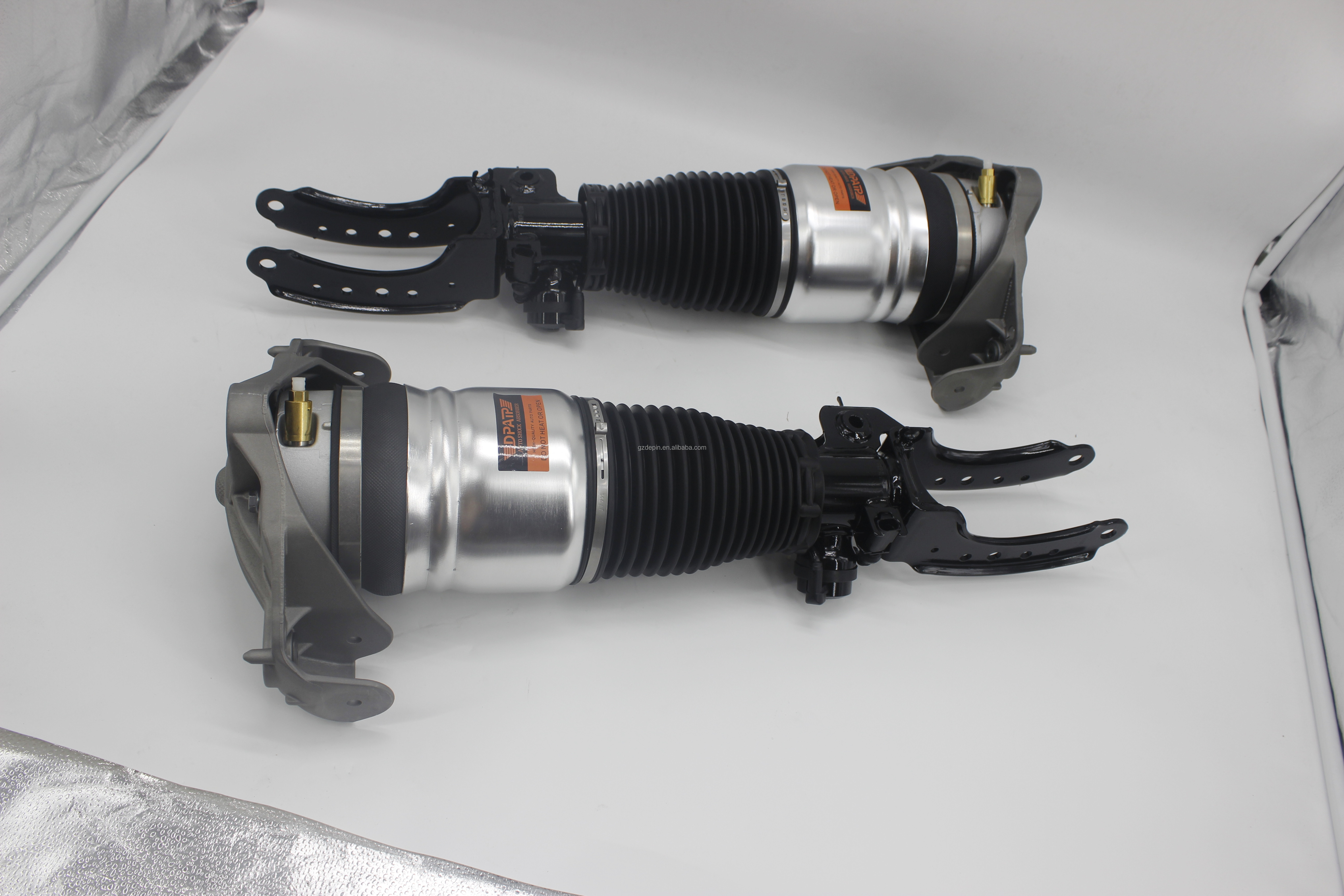 Land Rover Car Fitment Front Left Air Strut Shock Absorber for Porsche Cayenne Audi Q7 Volkswagen