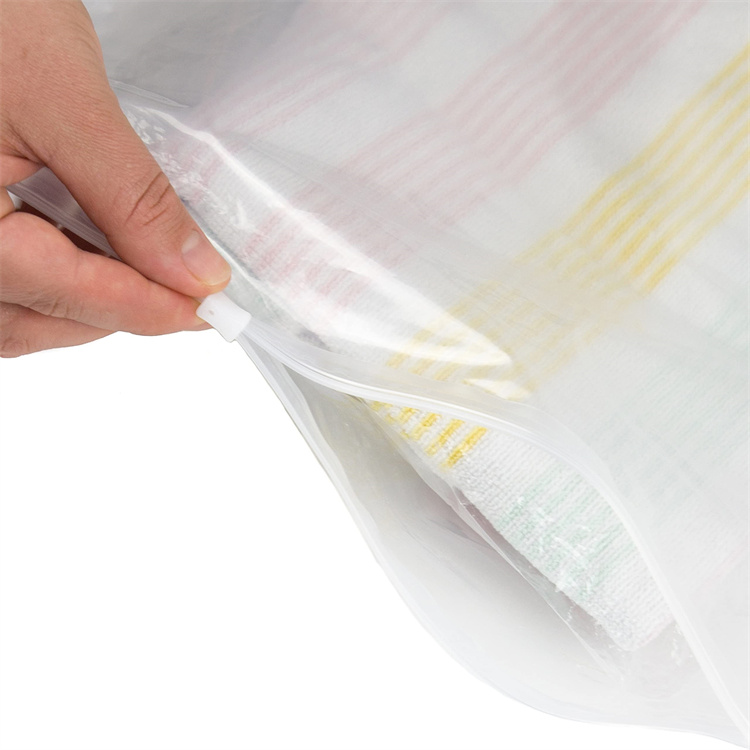 Sealing Handle Zipper Top Frosted Plastic Bag for Eco-Friendly Fabric Clothing Packaging