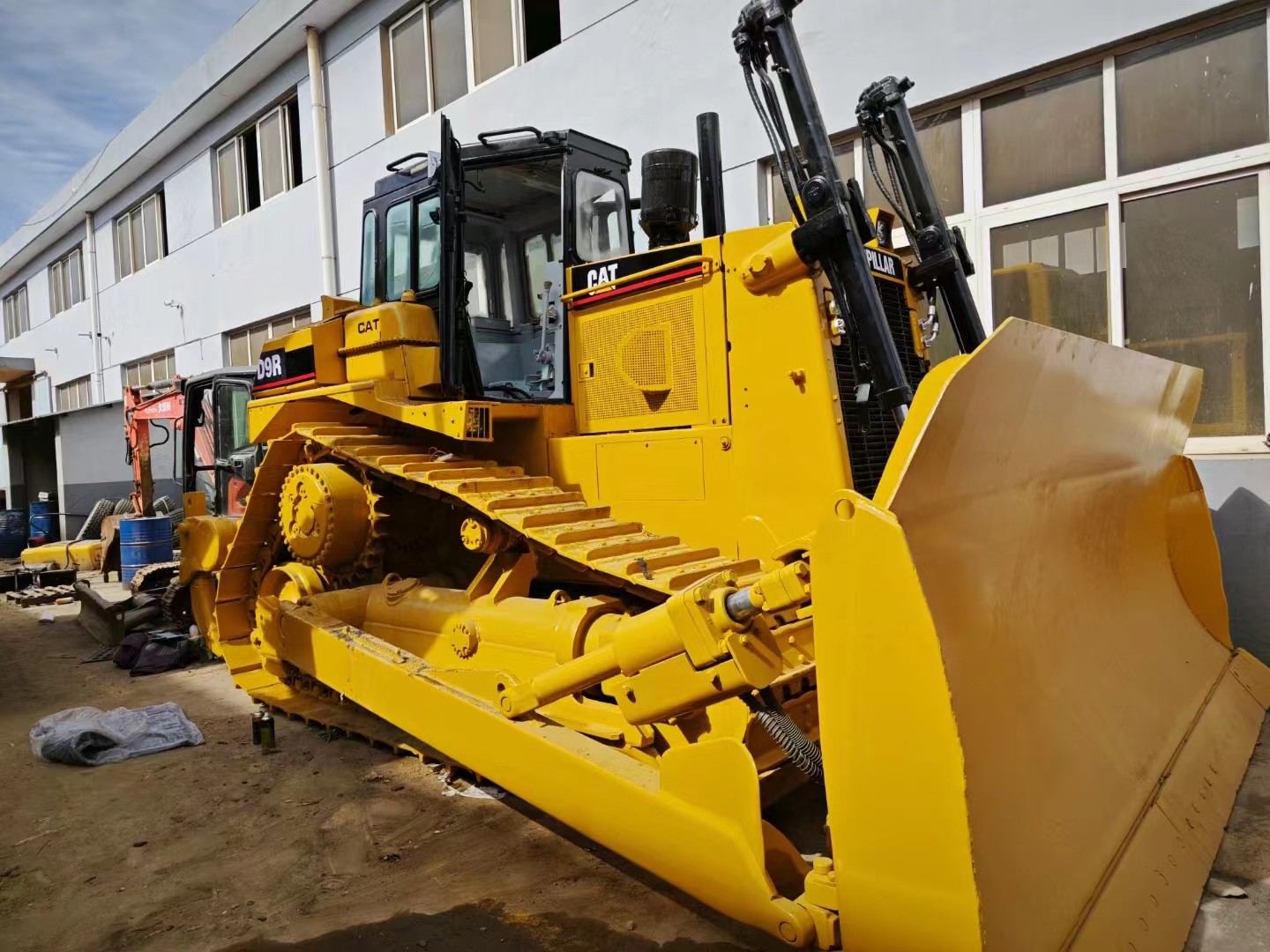 Series Bulldozer CATD9R Soil Plowing Operation Road Construction