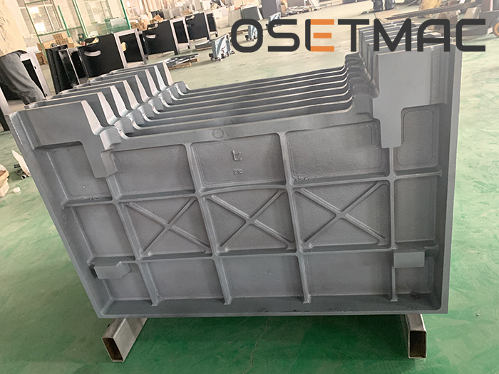 accuracy Woodworking Sliding Table Panel Saw MJ6132BD from OSETMAC for Wood Cutting
