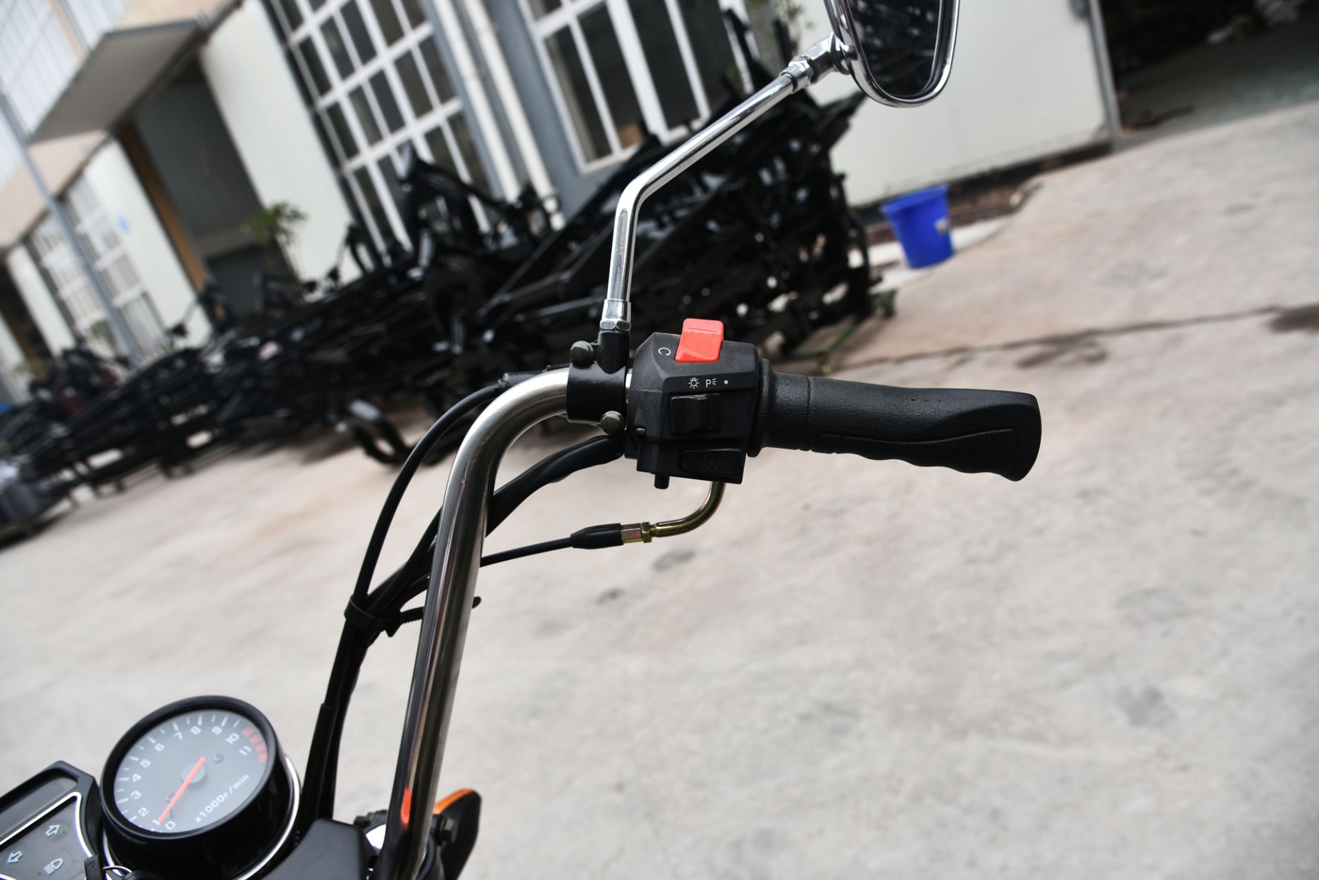 150cc Engine Classical and Light Loading Truck Cargo Tricycle with Hydraulic Rear Brake