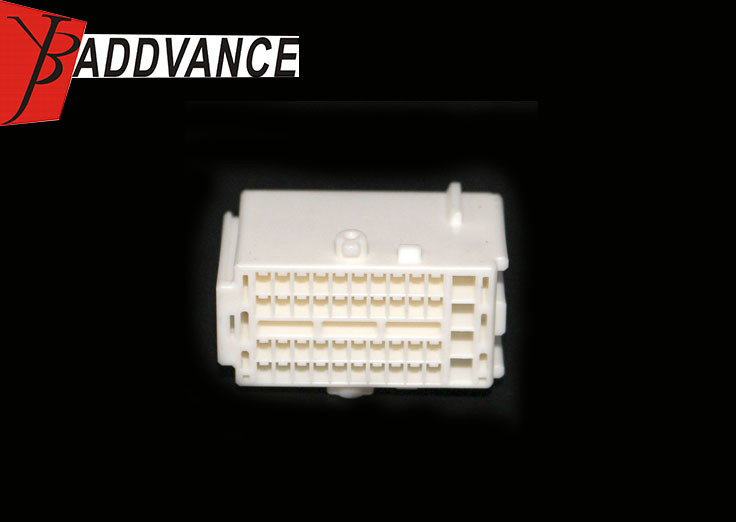 44 Pin Female White Auto Electrical Wire Connector Housing