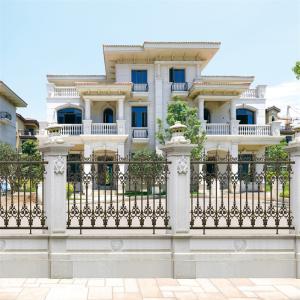 Quality Commercial Aluminum Railing Balusters Slat Fence Pickets Black Customized wholesale