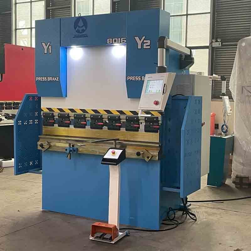 Small Press Brake 80T1600 6mm Carbon Steel 3mm Stainless Steel 5 Feet CNC Hydraulic Bending TP10S Controller 3Kw