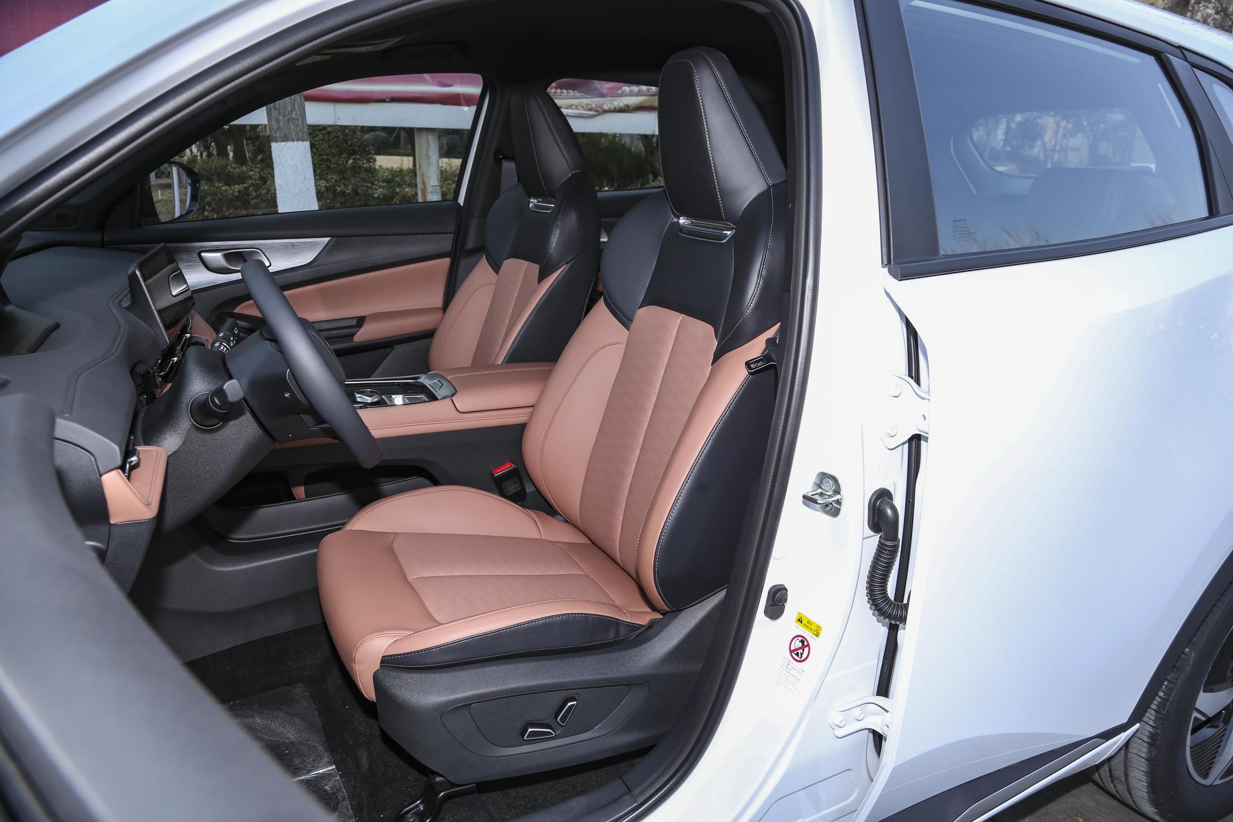 2023 2024 Changan NEVO Q05 Hybrid SUV Long Range 60KM Hot Edition Electric Cars For Pure Electric Range CLTC 60KM