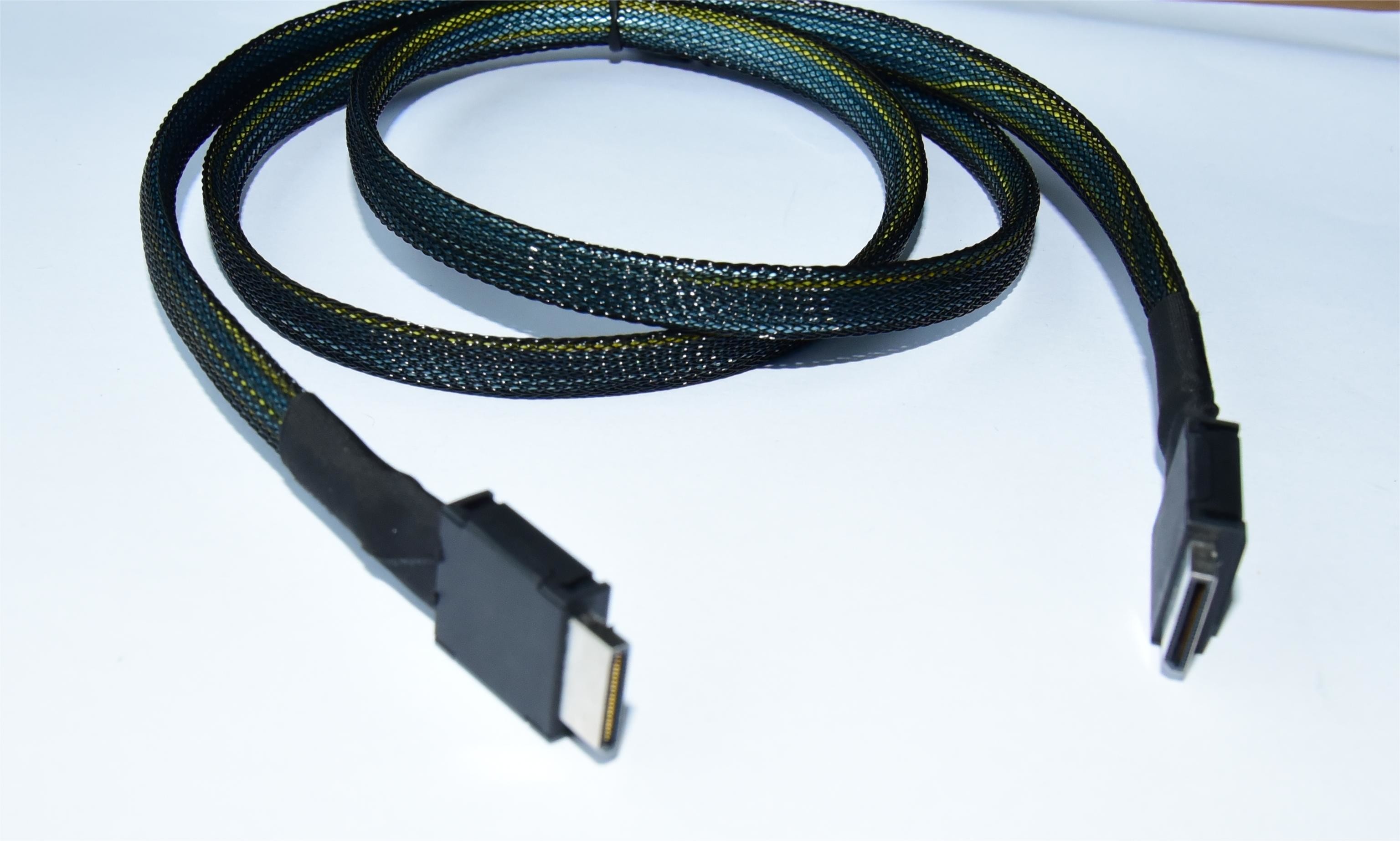 USB-a to USB-a Sff8611 4X to Sff8611 4X L =1000mm 32AWG 85ohm Wire Connector