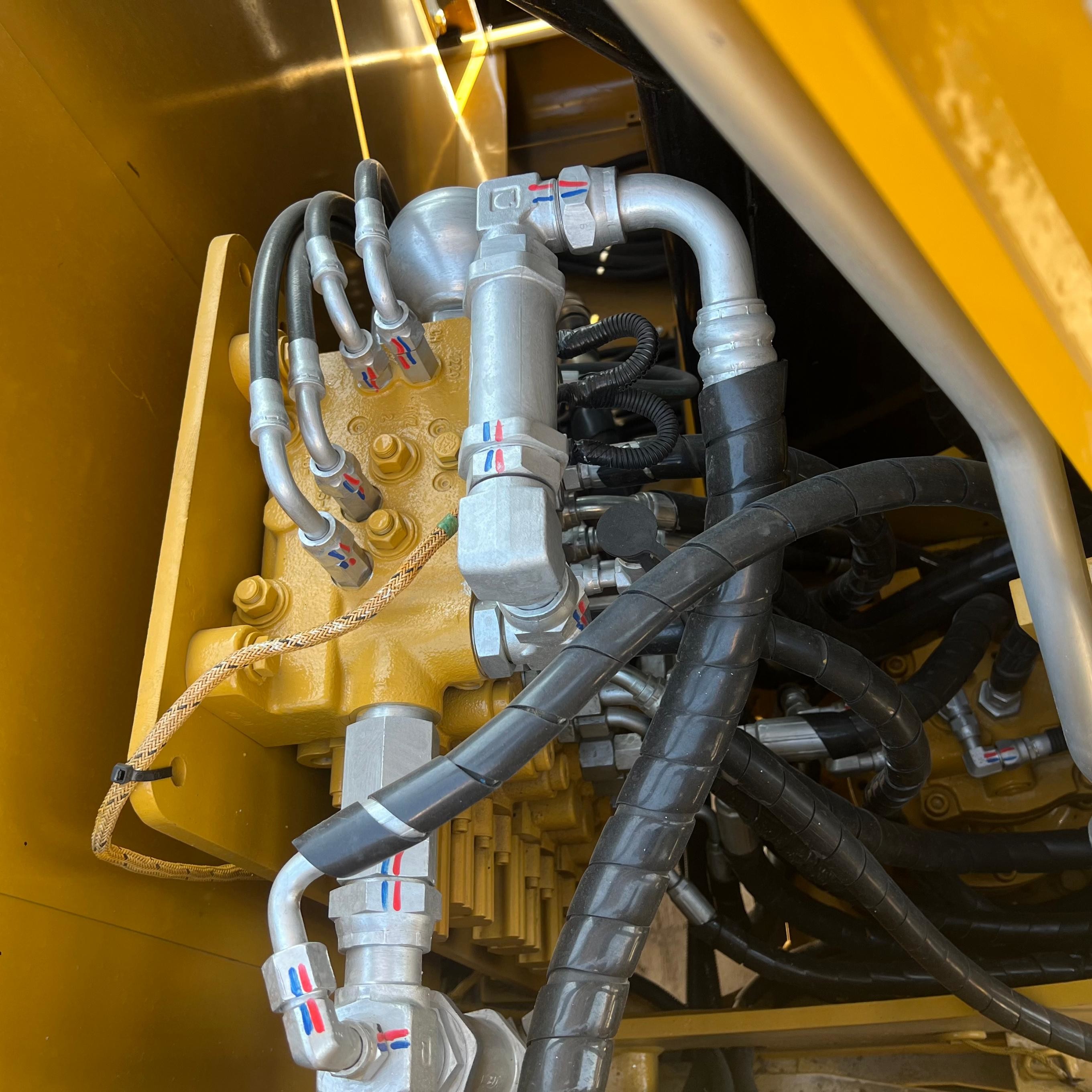 0.33 M³‌ Capacity Used CAT Hydraulic Crawler Excavators 7 Ton Second Hand Diggers