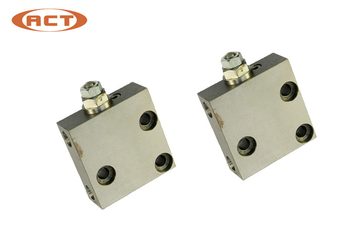 Hydraulic Pressure Relief Valve Excavator Spare Parts 723-40-71102 For PC200-7