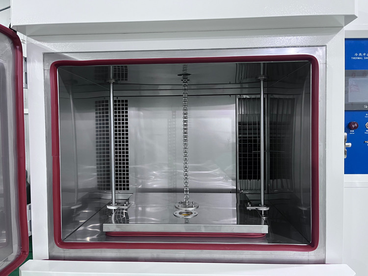 Three Slot Cold And Heat Shock Test Chambers 80L For Electronics Industry