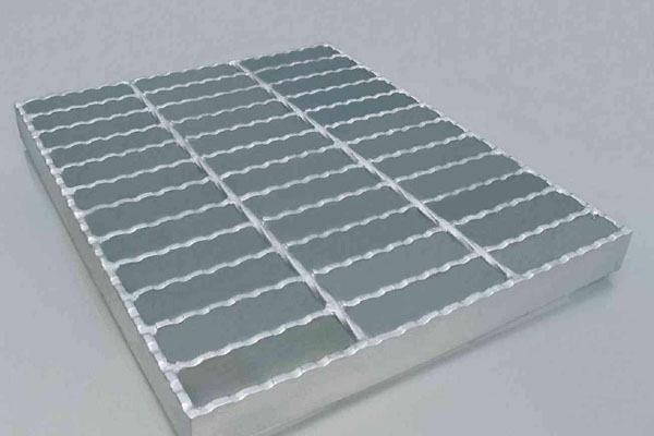 steel grating toothed shape