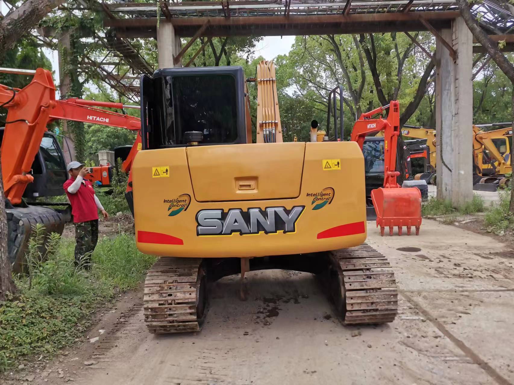 Sany SY75 SY60 SY135 Excavator with 0.28m3 Bucket Capacity and 7000 KG Machine Weight