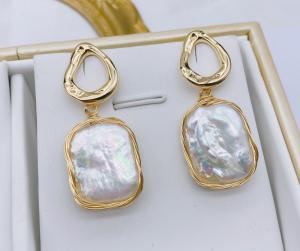 Quality Natural Baroque Pearl Earring Fashion Irregular Pearl Dangle Earrings For Women Baroque Freshwater Pearls Hoop Earrings wholesale