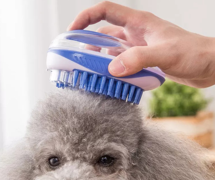 11*7.5*6CM Pet Wash Brush Plastic Dog Washing Brush Tool