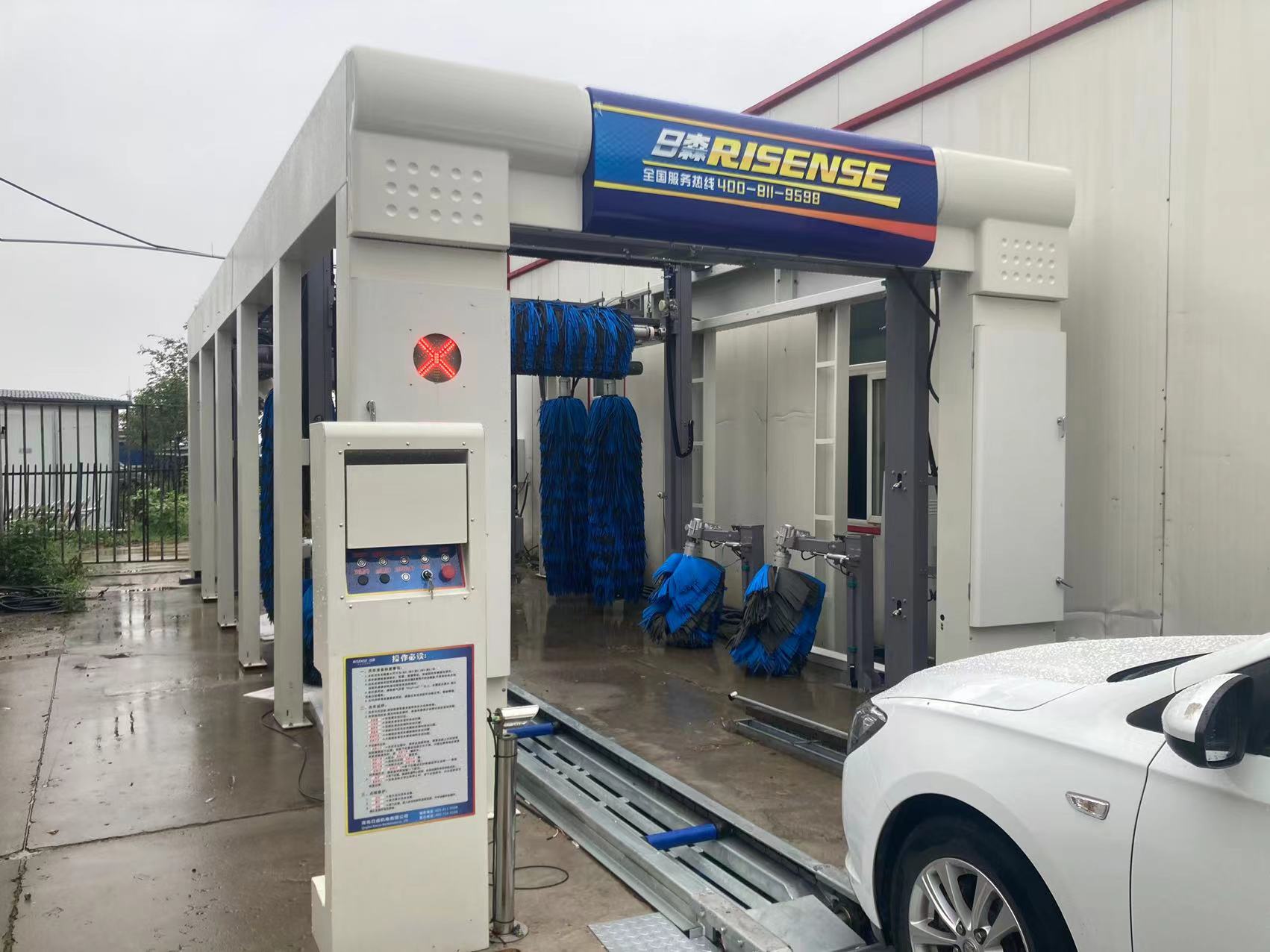 Fully Automatic ExpressTunnel Car Wash Machine with 9 Brushes Conveyor Belt for North/South America Market