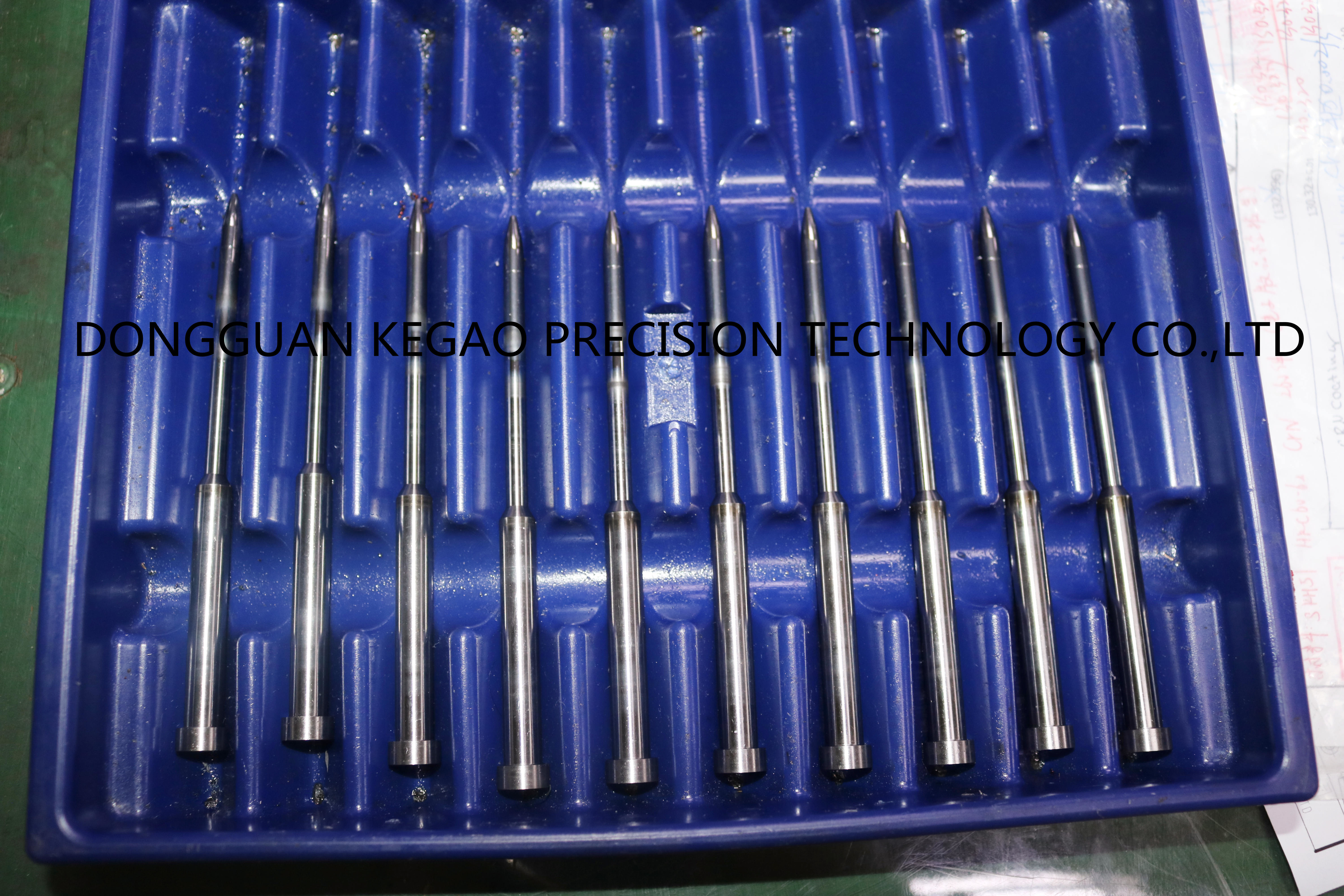 CrN Coating Core Pin Injection Molding HSS SKH51 Material 62HRC