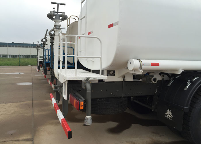 20CBM Water Tank Truck SINOTRUK HOWO LHD 6X4 Water Sprinkling Tank Truck ISO