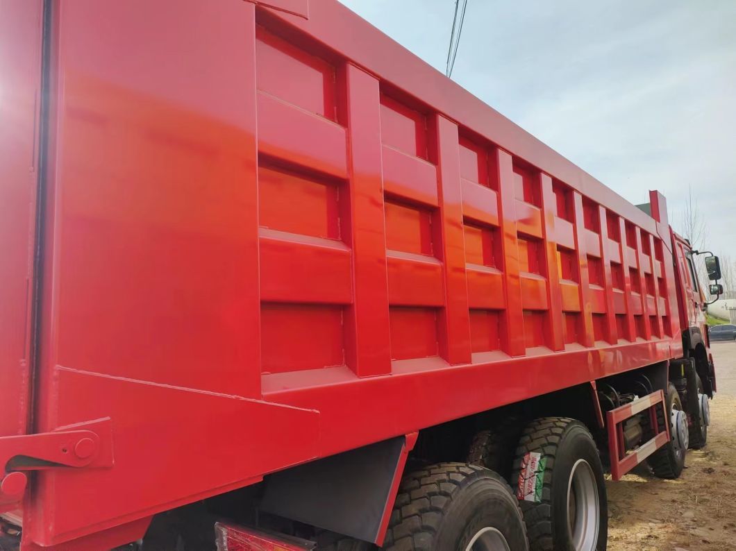HOWO 8*4 Dump Truck Trailer Head Tractor Horse Tipper Tractor Truck in Red