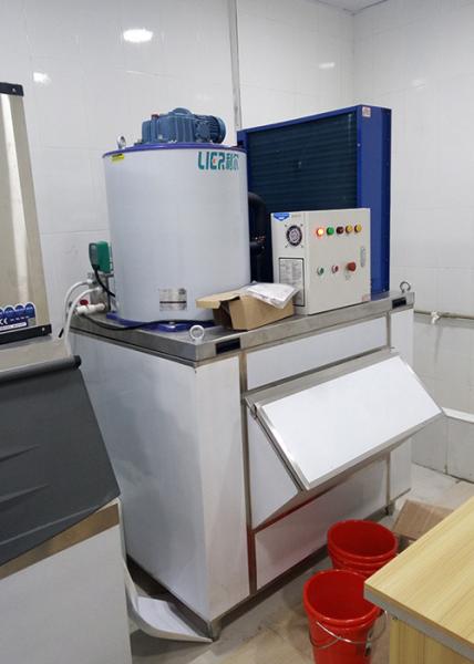 Cheap Commercial Display Multideck Flake Ice Machine R134A Energy Efficient for sale