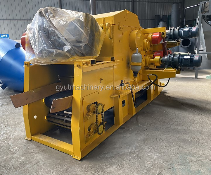 Forestry Machinery Mobile Wood Chipper Shredder Machine for Producing 3-5cm Wood Chips