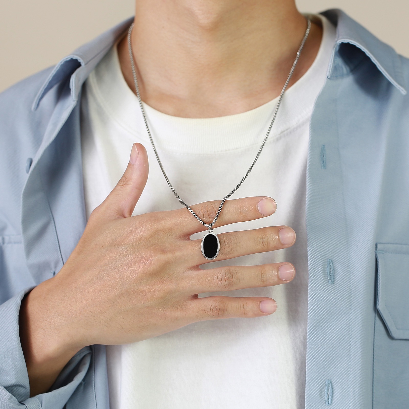 Round Stainless Steel Enamel Pendant 9.71g Suitable for Both Men and Women