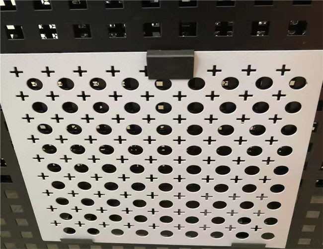 Copper Plate Perforated 2 × 25 Mm Air Filter Mesh Screen 0.6mm Thickness